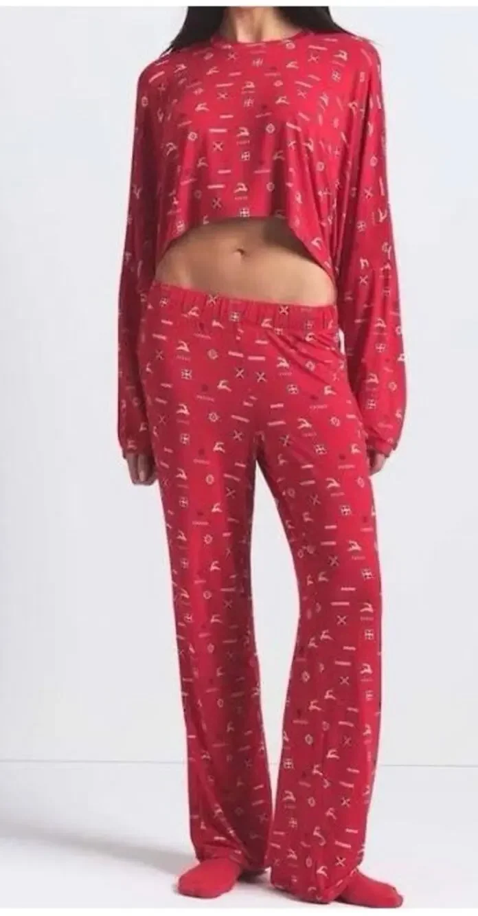 SKIMS Cranberry Vintage Deer Print Pajama Set size large (NEW W/ TAGS)